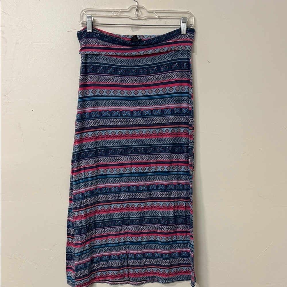 Rue21 Blue and Pink Patterned Maxi Skirt Y2K